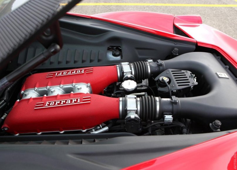 Ferrari 458 Italia мотор