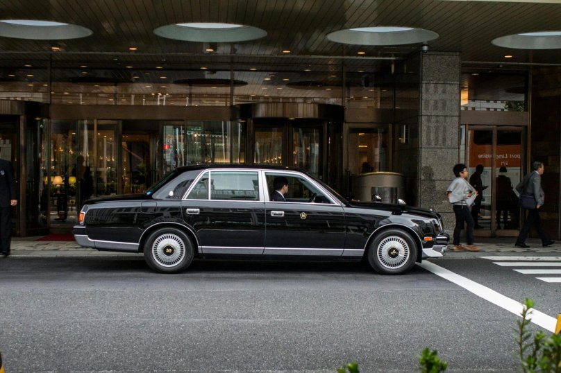 Тойота Центури v12