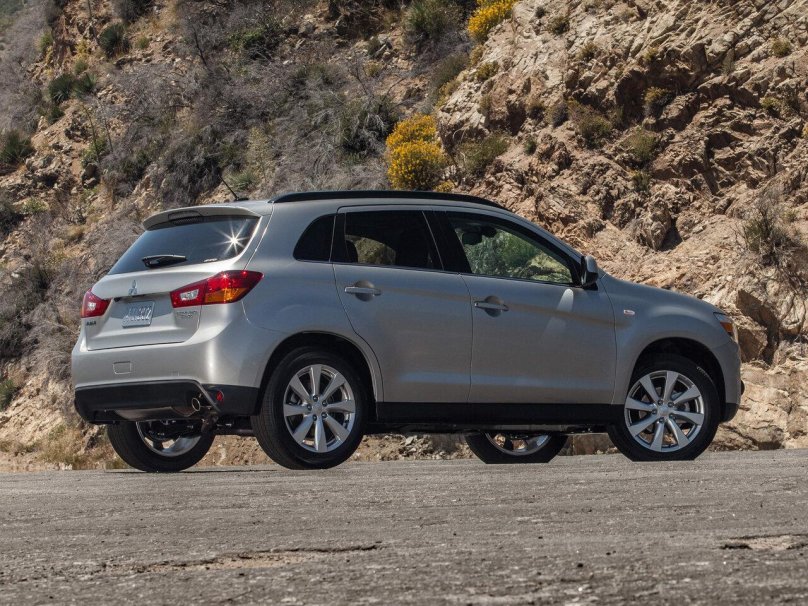 Мицубиси Аутлендер спорт