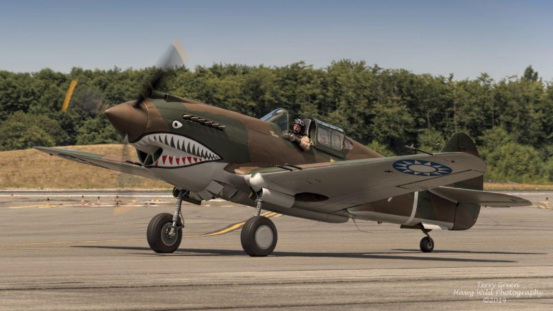 Самолет p-40 томагавк