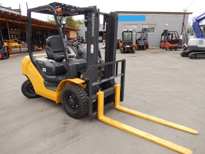 Автопогрузчик Komatsu fd25t-17