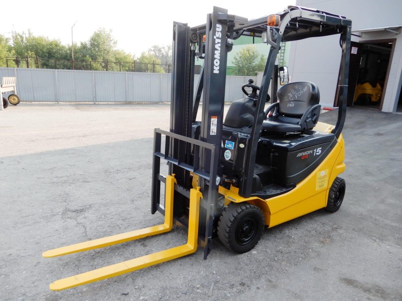 Komatsu погрузчик fd15