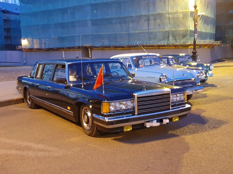 Правительственный ЗИЛ 41047