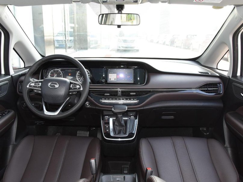 Минивэн GAC gm8