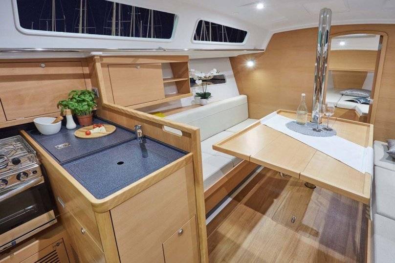 Jeanneau Sun Kiss 47 каюта