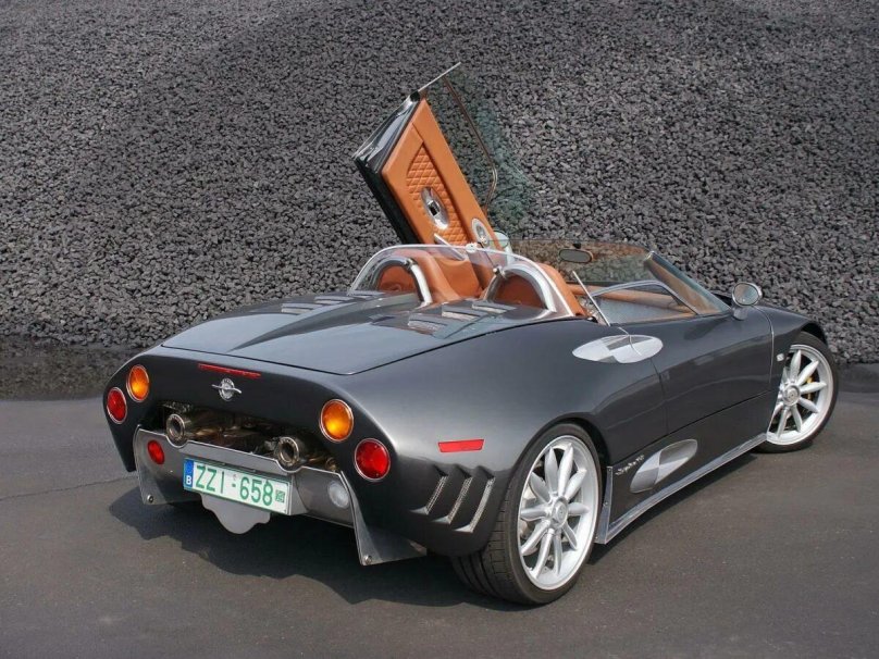 Машина Spyker c8