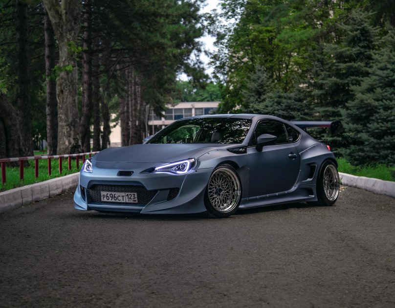 Toyota gt86 серая