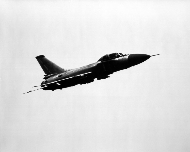 Истребитель Су-15