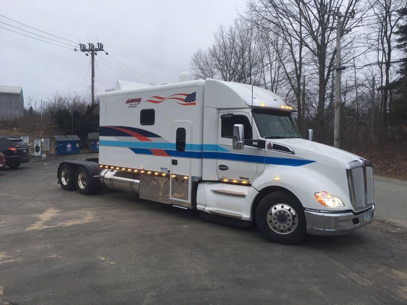 Peterbilt 579 ari Legacy Sleeper