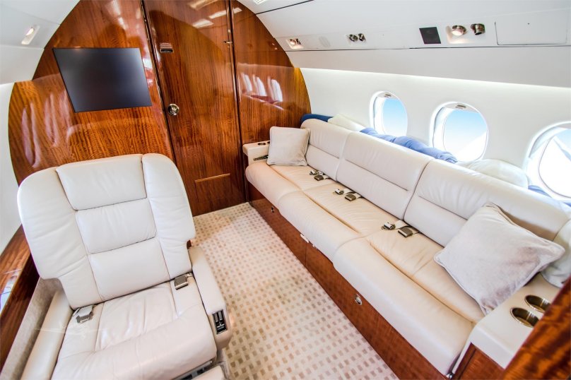 Falcon 900lx салон