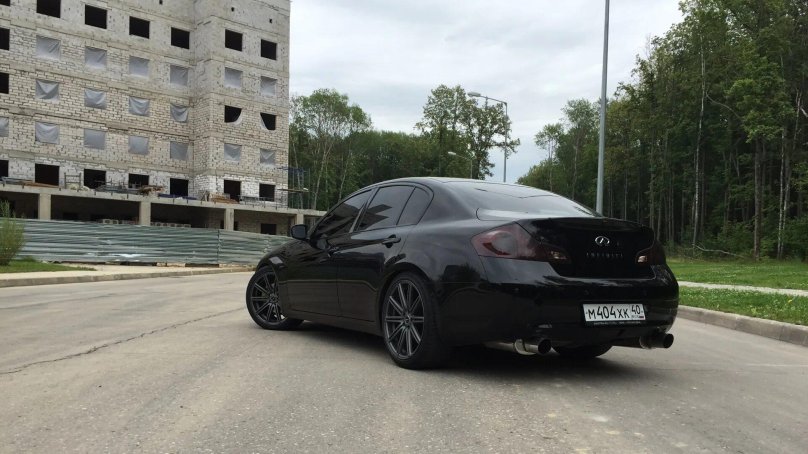 Infiniti g25 Black