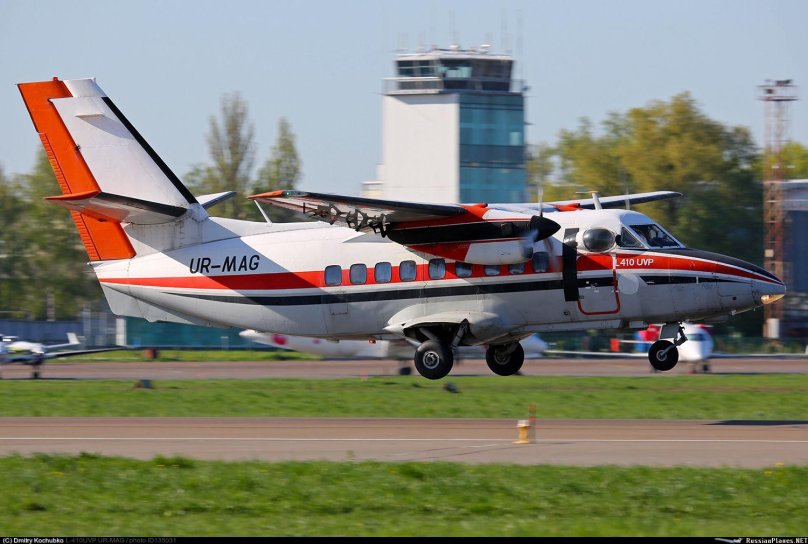Let l-410 Turbolet самолет