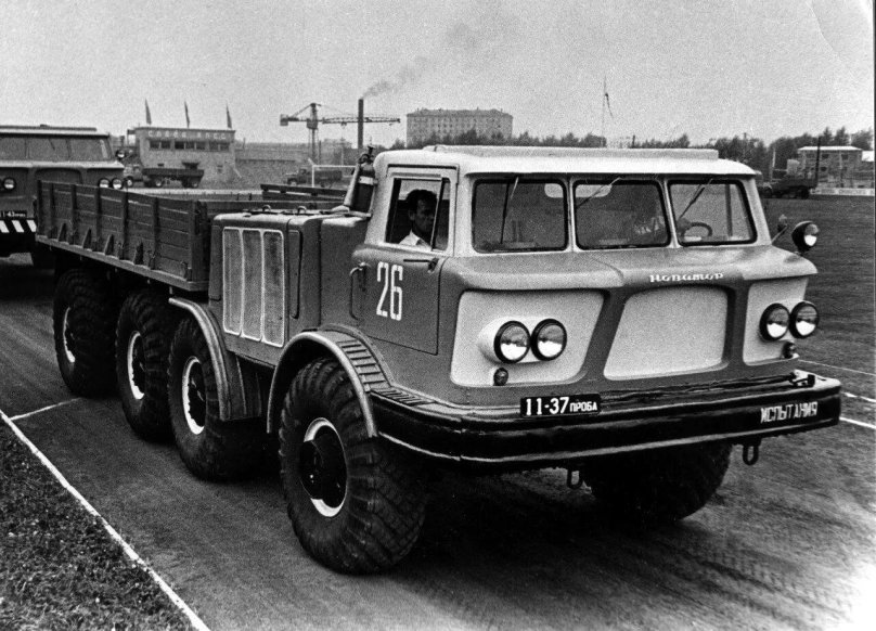 Грузовик ЗИЛ 135