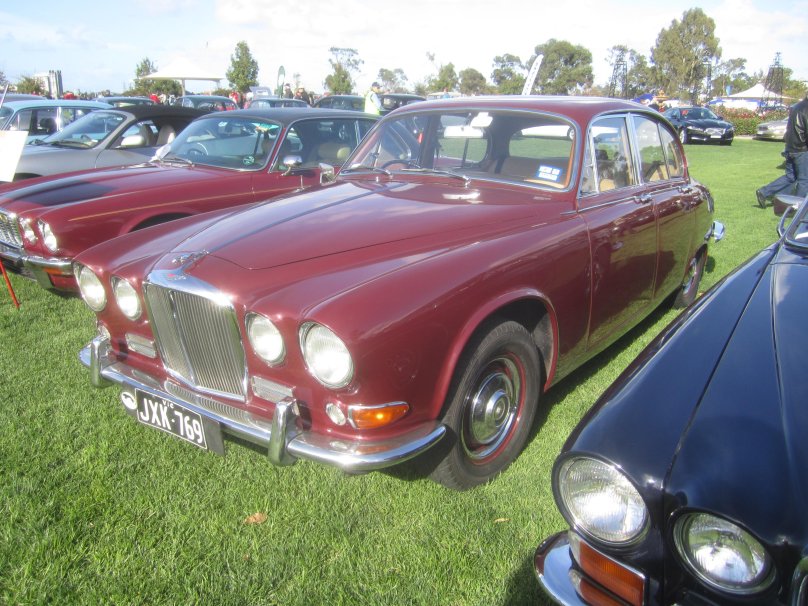 Jaguar 420 Saloon