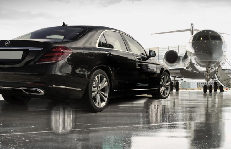 Mercedes в аэропорту