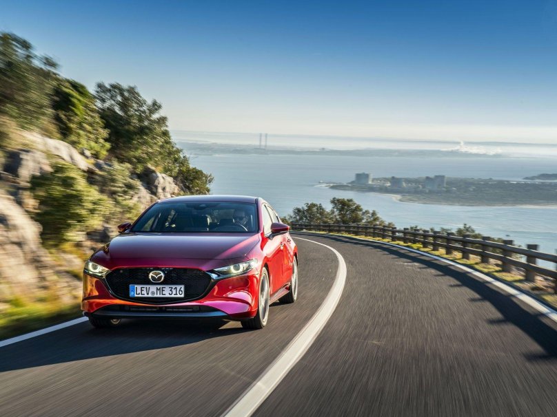 Мазда 3 2019