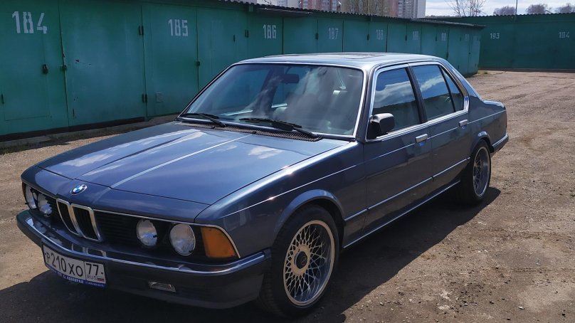 BMW e23 745i
