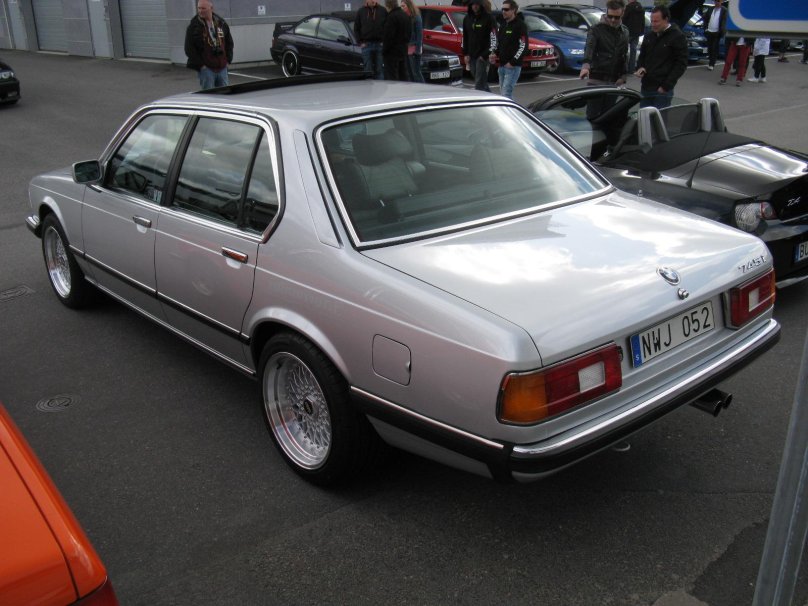 BMW e23 745i