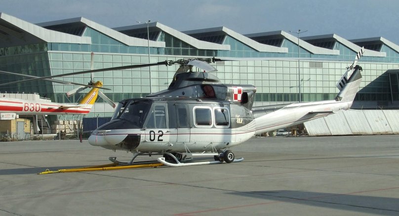 Bell 212 вертолет