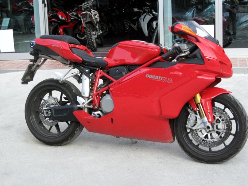 Ducati 999s