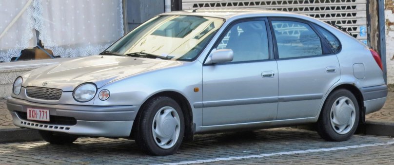 Toyota Corolla e110 лифтбек