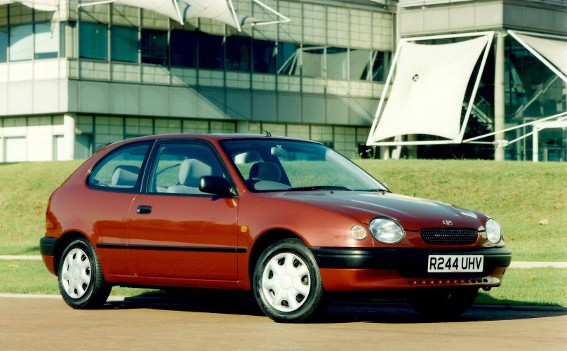 Toyota Corolla e110 хэтчбек 3 двери
