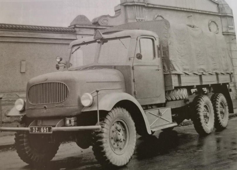 Tatra 128