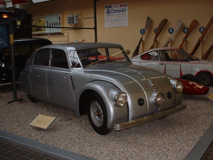 Tatra t77