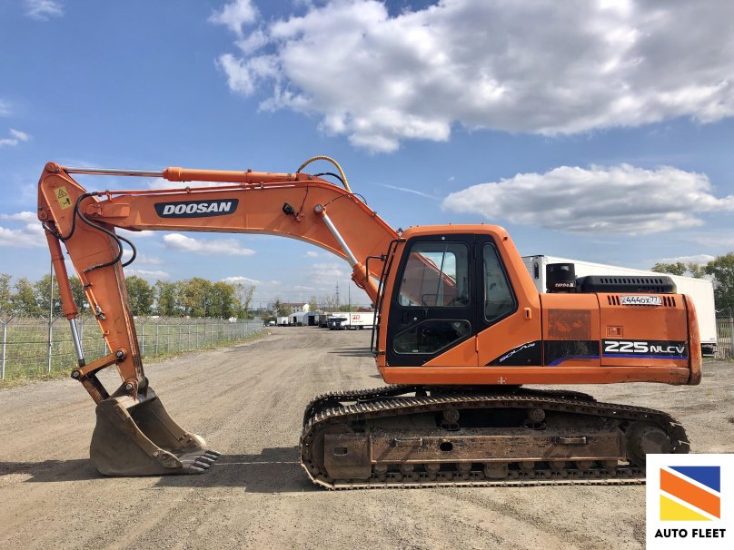 Экскаватор Doosan 225