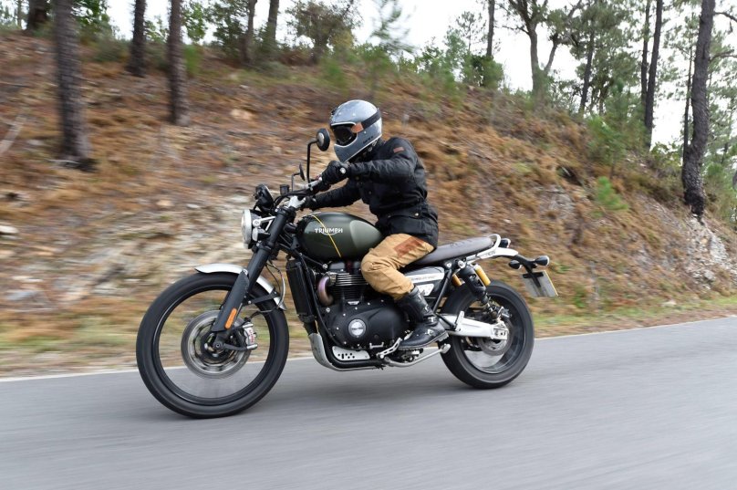 Триумф скремблер 1200