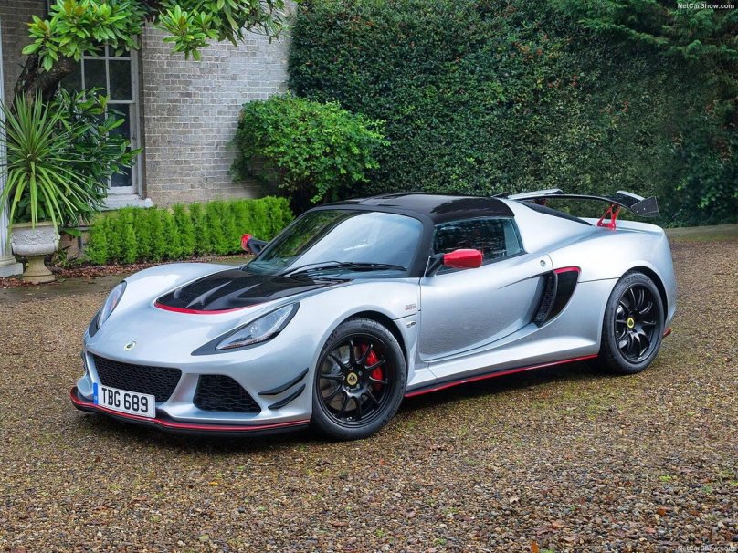 Машина Lotus exige