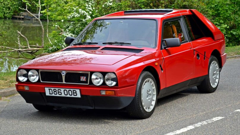 Машина Лянча Дельта