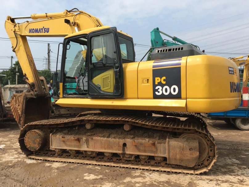 Гусеничный экскаватор Komatsu pc300