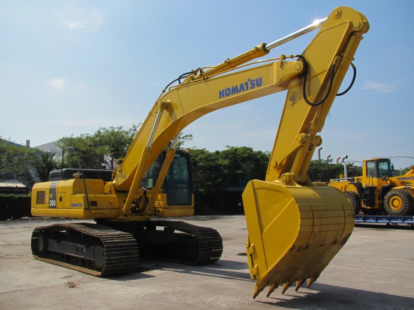 Komatsu pc300-8m0