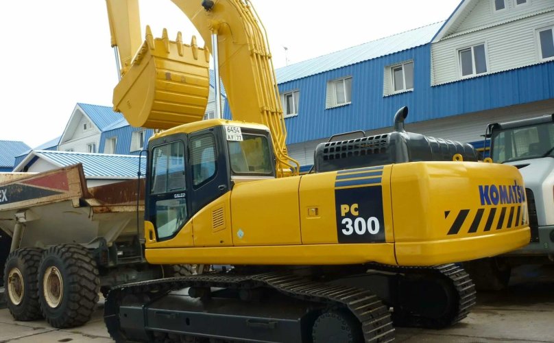 Экскаватор Komatsu 300