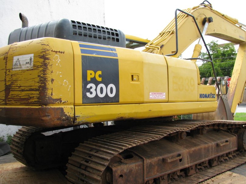 Экскаватор Komatsu 300