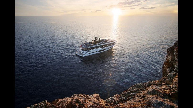 Яхта Princess x95