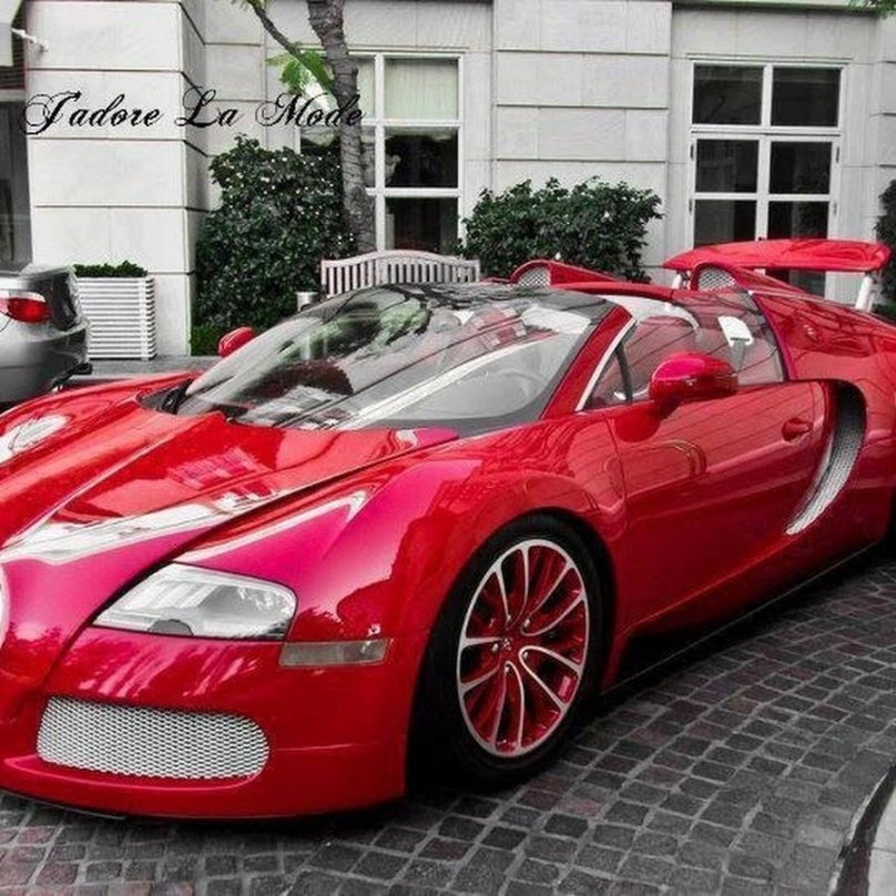 Bugatti Veyron красный