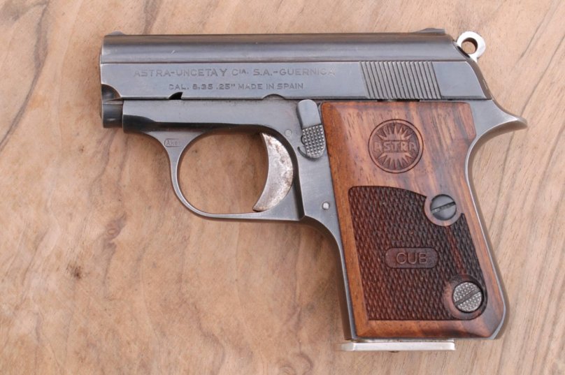 Пистолет Астра 6.35