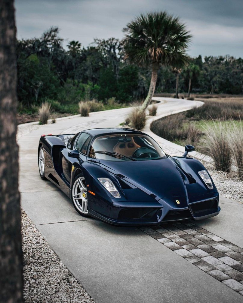 Феррари Энзо 2023