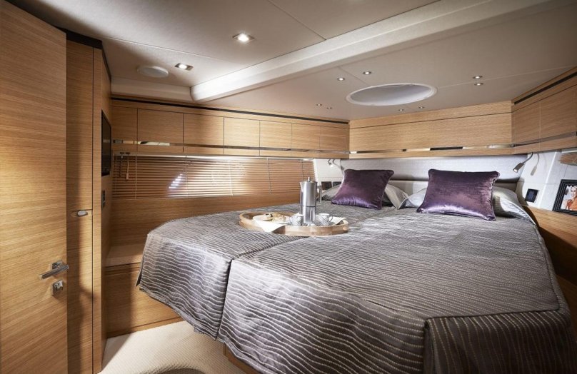 Яхта Сансикер Сан Ремо