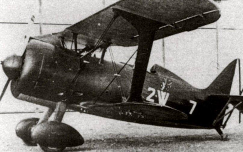 Истребитель биплан и-15