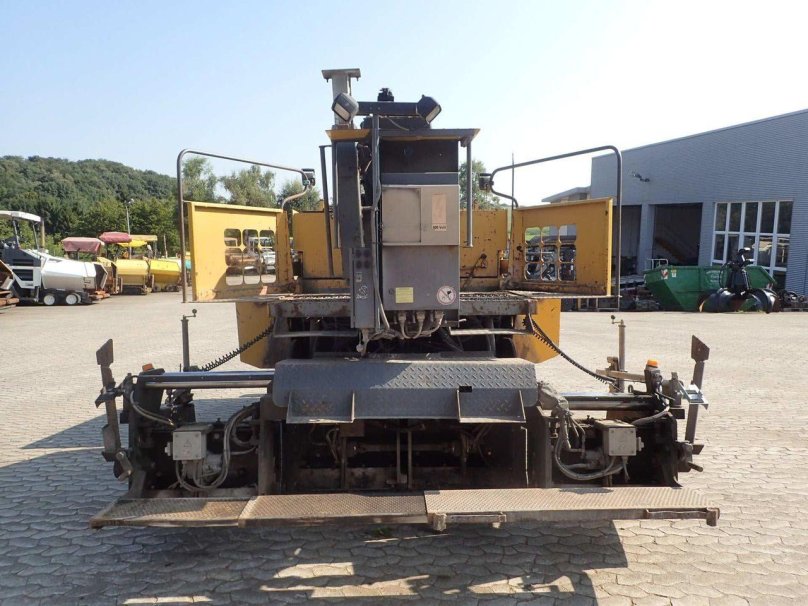 Асфальтоукладчик тротуарный Bomag