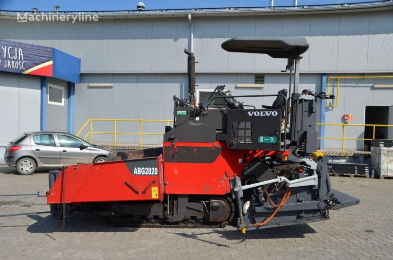Асфальтоукладчик Вольво 2820