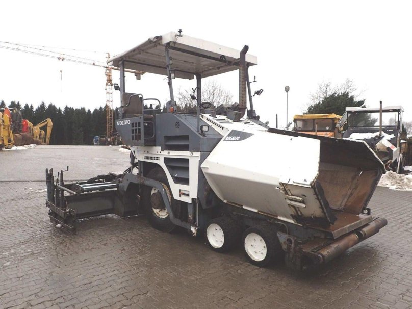 Асфальтоукладчик Титан 6870