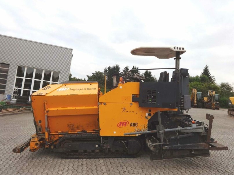 Titan 125 асфальтоукладчик