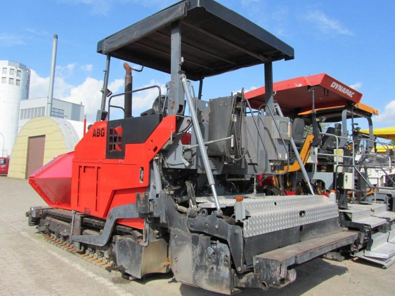 Асфальтоукладчик abg 8820