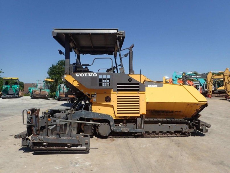 Асфальтоукладчик Volvo p7820d