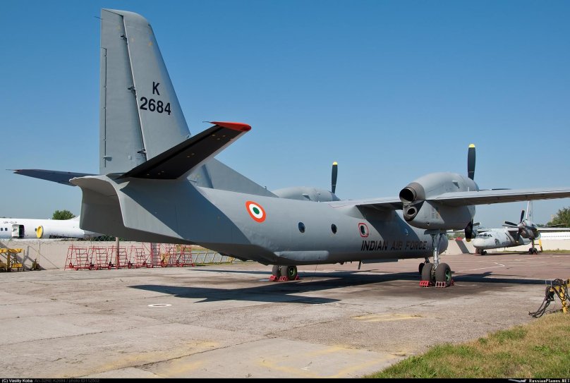 Самолета h-209