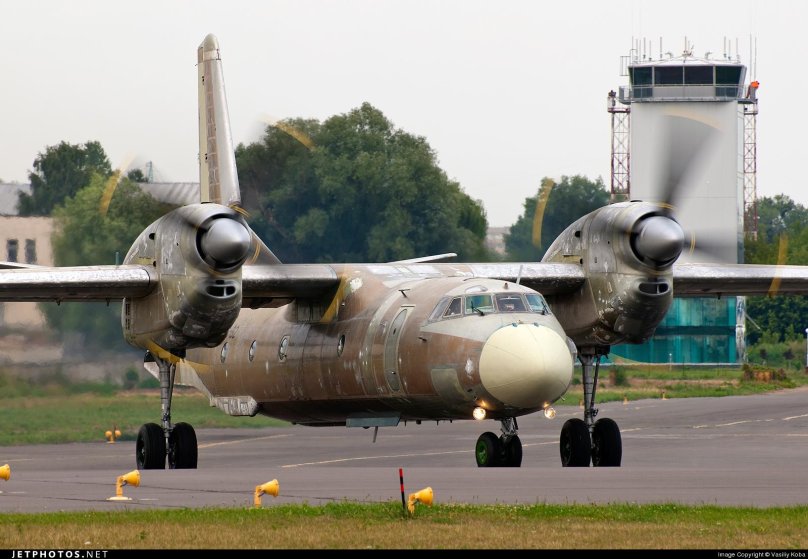 Самолет АН-32